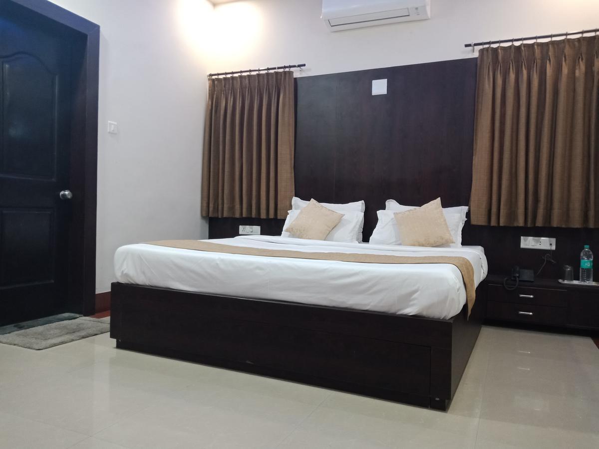 Hotel Nilay Dwarka  Exterior photo