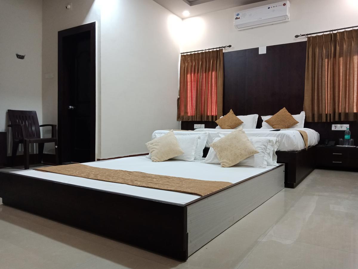 Hotel Nilay Dwarka  Exterior photo