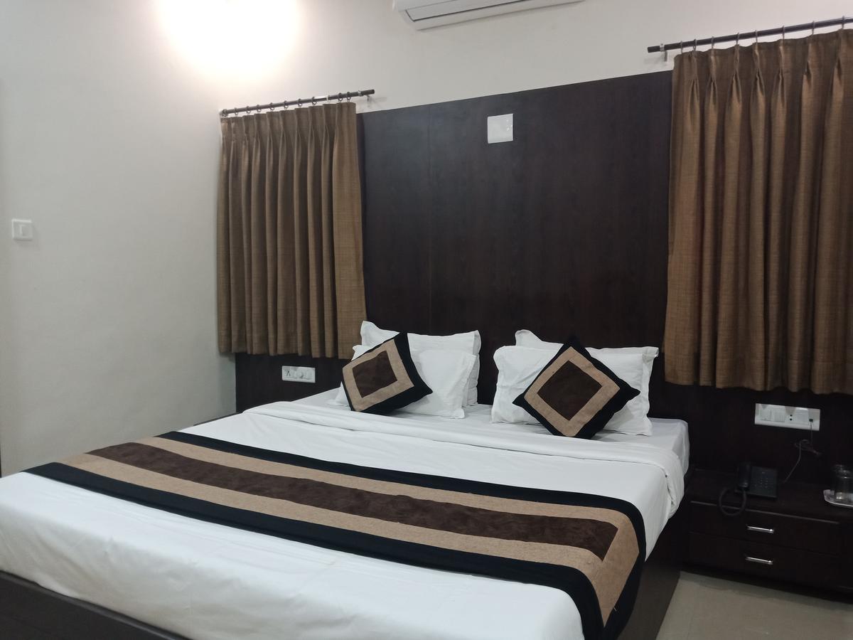 Hotel Nilay Dwarka  Exterior photo