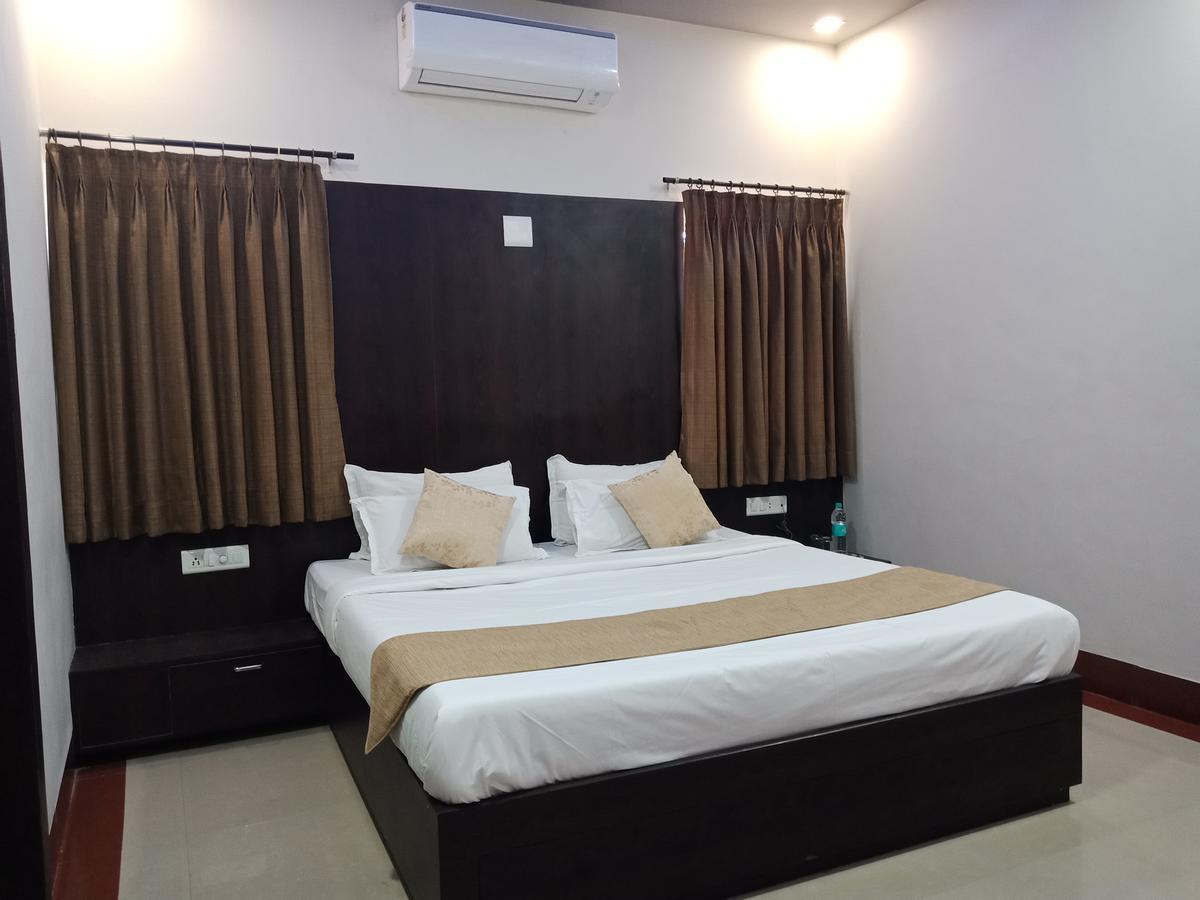 Hotel Nilay Dwarka  Exterior photo
