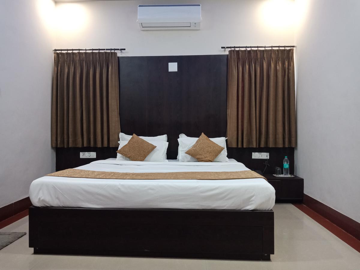 Hotel Nilay Dwarka  Exterior photo