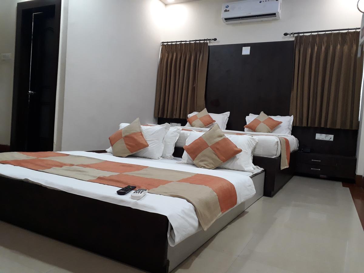 Hotel Nilay Dwarka  Exterior photo