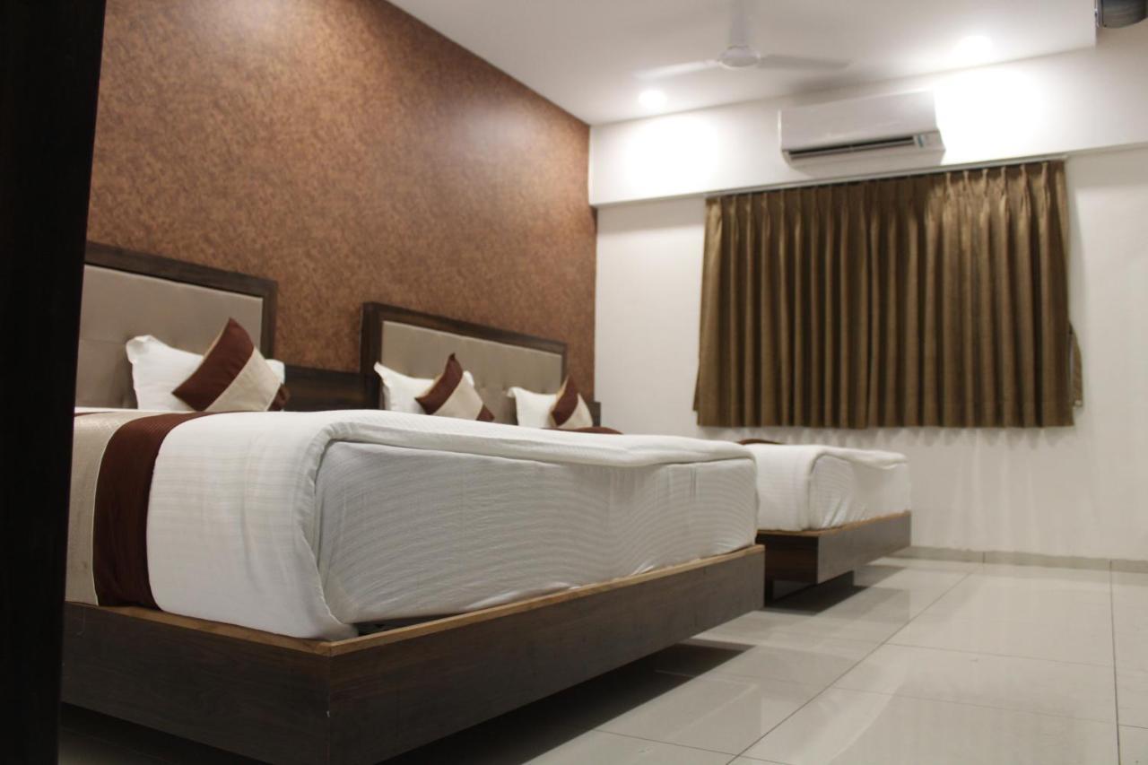 Hotel Nilay Dwarka  Exterior photo